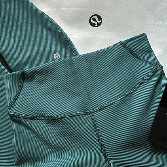 LULULEMON BASE PACE HR 25”* 2 Tone ribbed in GREEN JASPER/BLUE CHILL SZ 4 NWT - Picture 2 of 8